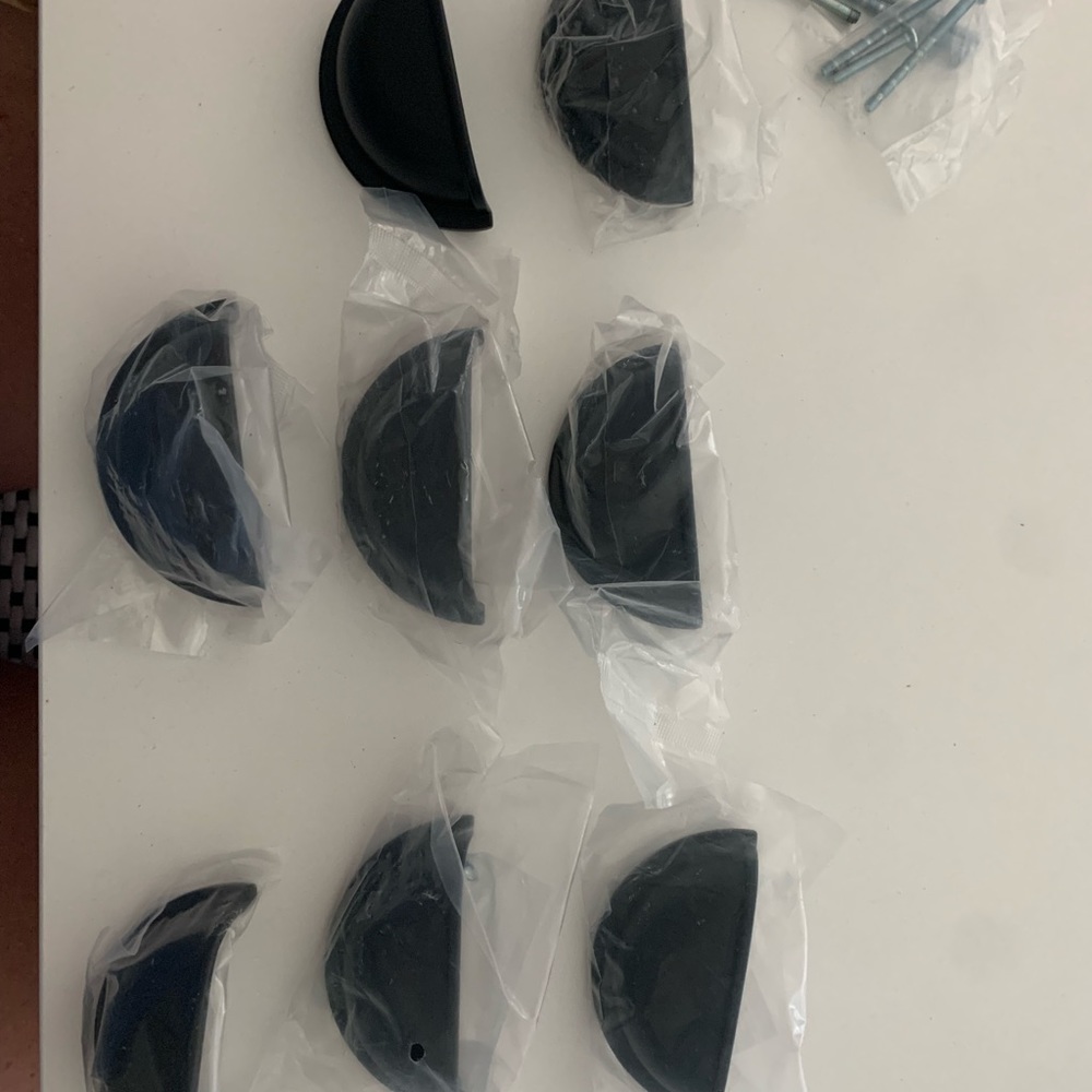 Classic 3inch black matte drawer pulls. 8 brand new pulls.